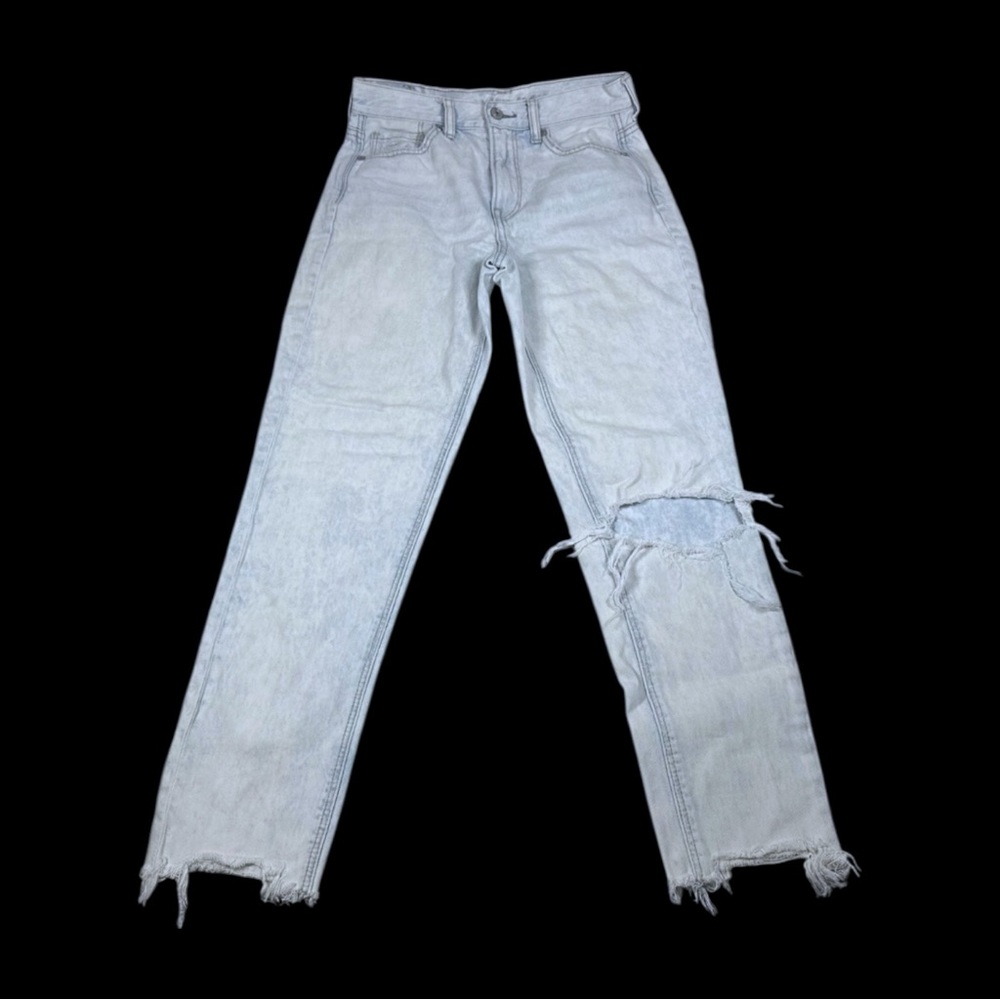 American Eagle Outfitters Distressed Light Wash Denim Mom Jeans